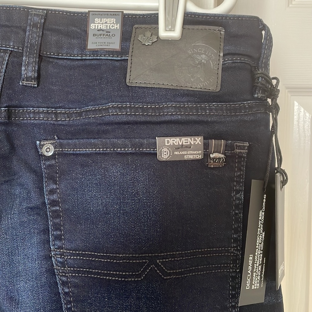 BNWT Buffalo David Bitton Relaxed Straight Stretch Jeans